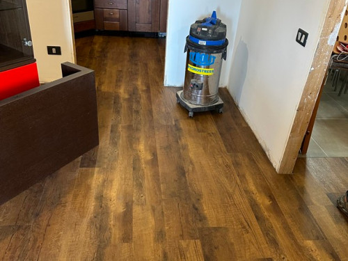 Posa pavimenti in SPC
